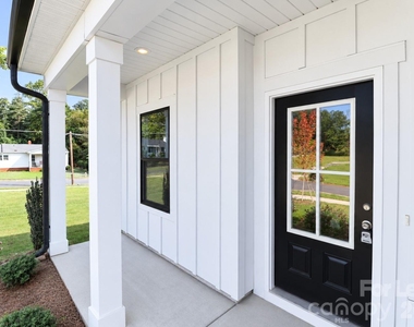 105 Silverwood Court - Photo Thumbnail 5