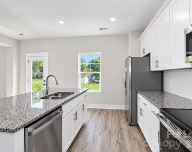 105 Silverwood Court - Photo Thumbnail 26
