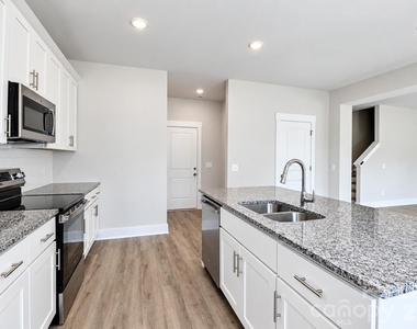 105 Silverwood Court - Photo Thumbnail 20