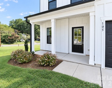 105 Silverwood Court - Photo Thumbnail 1