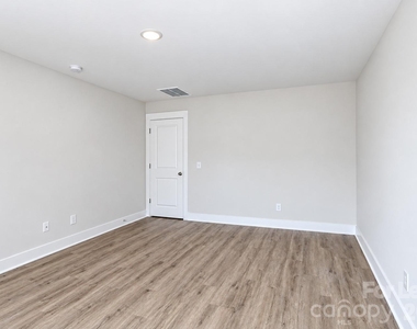 105 Silverwood Court - Photo Thumbnail 30