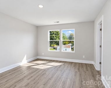 105 Silverwood Court - Photo Thumbnail 29