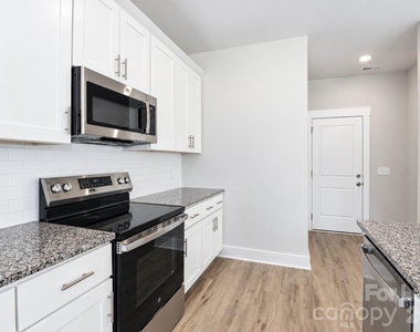 105 Silverwood Court - Photo Thumbnail 23
