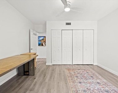 250 Ne 20th Street - Photo Thumbnail 35