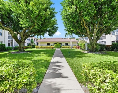 250 Ne 20th Street - Photo Thumbnail 25