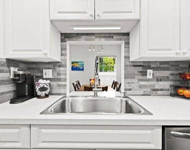 250 Ne 20th Street - Photo Thumbnail 34