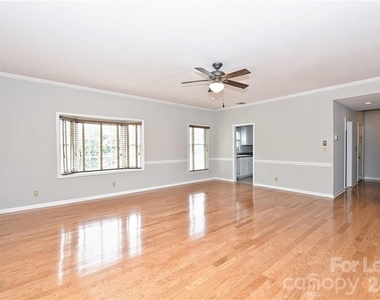 1016 Queens Road - Photo Thumbnail 14