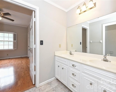 1016 Queens Road - Photo Thumbnail 16