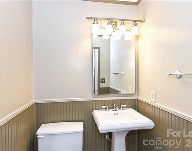 1016 Queens Road - Photo Thumbnail 8