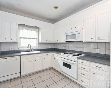 1016 Queens Road - Photo Thumbnail 6