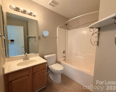 7800 Antique Circle - Photo Thumbnail 23