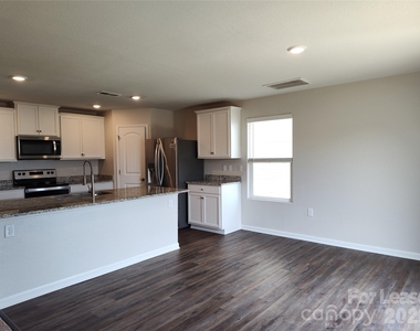 9220 Creedmore Hills Drive - Photo Thumbnail 4