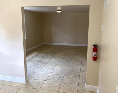 4821 Vermont Avenue - Photo Thumbnail 2