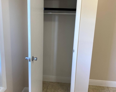 4821 Vermont Avenue - Photo Thumbnail 9