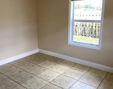 4821 Vermont Avenue - Photo Thumbnail 6