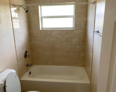 4821 Vermont Avenue - Photo Thumbnail 11