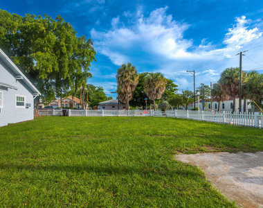 515 N Sapodilla Avenue - Photo Thumbnail 2