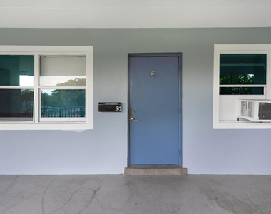 515 N Sapodilla Avenue - Photo Thumbnail 19