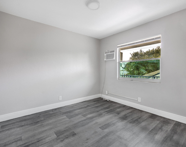 515 N Sapodilla Avenue - Photo Thumbnail 7