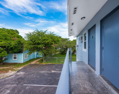 515 N Sapodilla Avenue - Photo Thumbnail 16