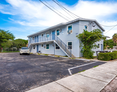 515 N Sapodilla Avenue - Photo Thumbnail 24
