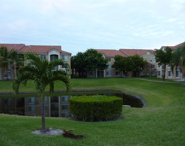 913 Villa Circle - Photo Thumbnail 15