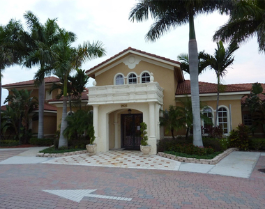 913 Villa Circle - Photo Thumbnail 18