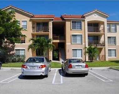 913 Villa Circle - Photo Thumbnail 1