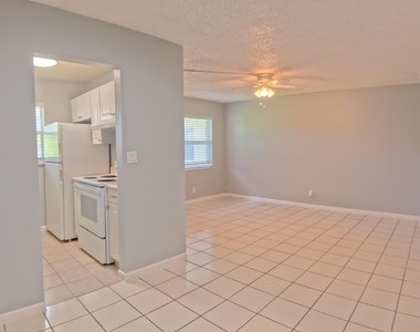 2301 Se 4th Street - Photo Thumbnail 5