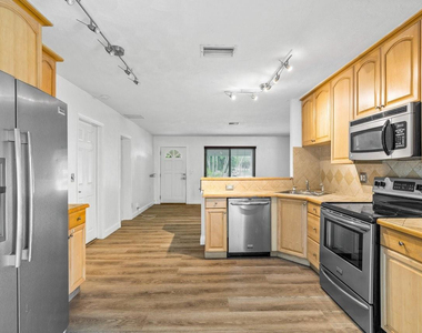 4528 Sw 28th Terrace - Photo Thumbnail 13