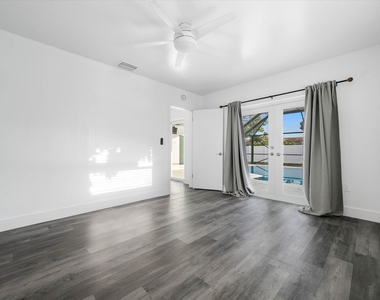 1650 Nw 9th Street - Photo Thumbnail 16