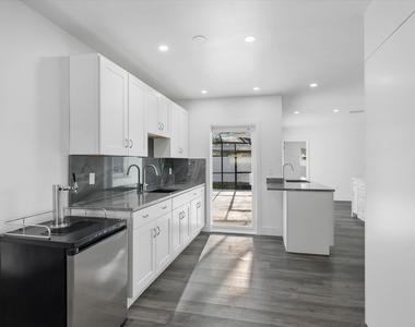 1650 Nw 9th Street - Photo Thumbnail 10