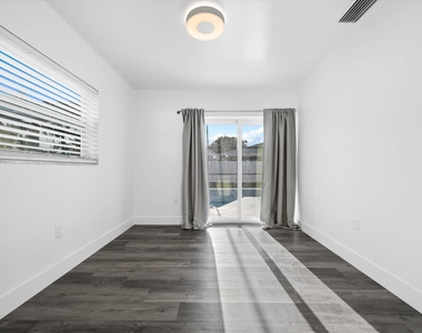 1650 Nw 9th Street - Photo Thumbnail 20
