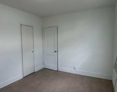 1018 Ne 3rd Street - Photo Thumbnail 13