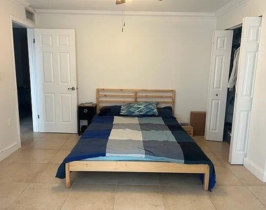 2496 Sw 17th Avenue - Photo Thumbnail 9