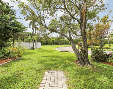7333 Burgess Drive - Photo Thumbnail 17