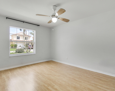 7333 Burgess Drive - Photo Thumbnail 6
