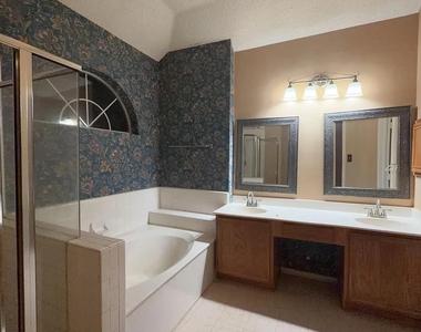 1208 Canoe Lane - Photo Thumbnail 17
