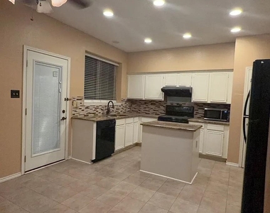 1208 Canoe Lane - Photo Thumbnail 5