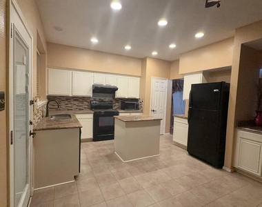 1208 Canoe Lane - Photo Thumbnail 2