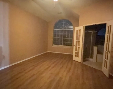 1208 Canoe Lane - Photo Thumbnail 15