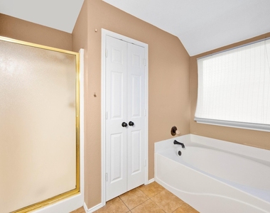 309 Shane Lane - Photo Thumbnail 13