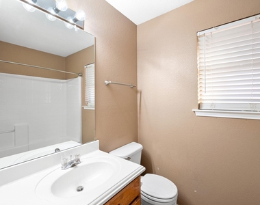 309 Shane Lane - Photo Thumbnail 15