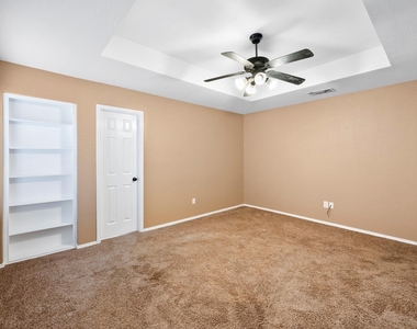 309 Shane Lane - Photo Thumbnail 11