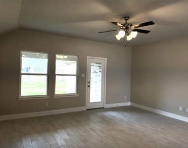 601 Tartane Drive - Photo Thumbnail 9