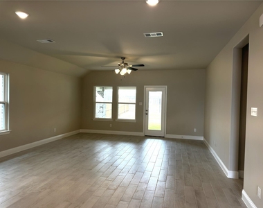 601 Tartane Drive - Photo Thumbnail 11