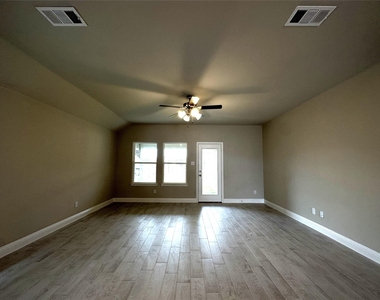 601 Tartane Drive - Photo Thumbnail 10