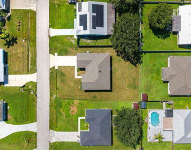 2044 Sw Americana Street - Photo Thumbnail 8