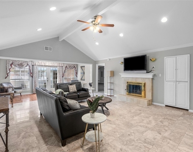 3024 Encino Drive - Photo Thumbnail 4
