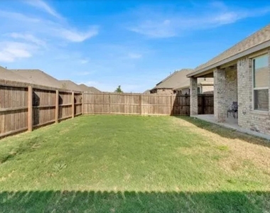 10905 Aledo Lane - Photo Thumbnail 14